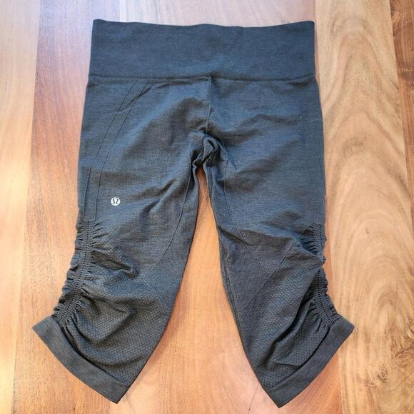 Lululemon In The Flow Crop - Picture 2 of 7